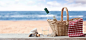 海边背景jpg背景图_新图网 https://ixintu.com 海边 度假 篮子 旅游 木板 杯子 海报banner 摄影 风景