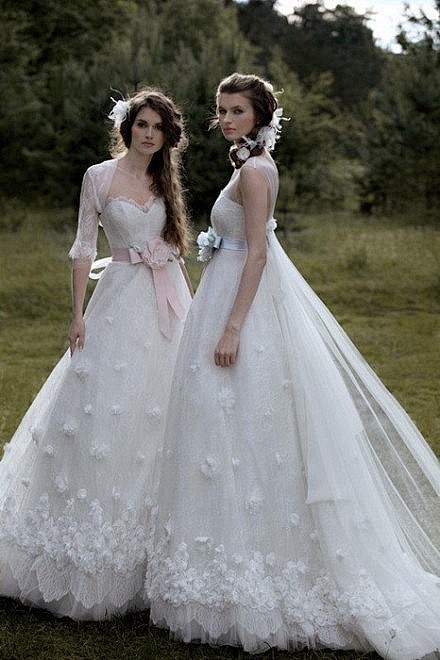  婚纱  
http://www.beu...