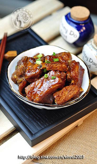 金兰排骨-网上厨房
排骨入冷水加料酒焯水...