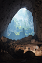 韩松洞，200米深处的地下世界，图为一处塌方形成的天坑

#大片进行时##可以做壁纸的风景照# ​​​​