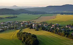 清新田野风光桌面壁纸