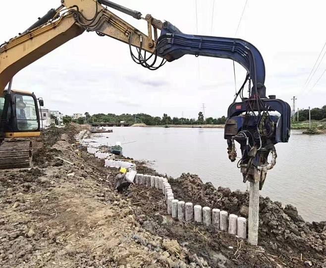 水泥仿木桩 河道木桩河堤彼岸防护桩 仿木桩护岸河道生态仿木桩示例图5