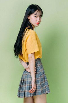°子瑜°采集到背身回看