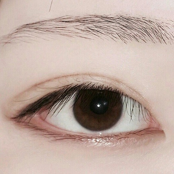 眸