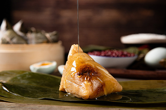 粽子创意拍摄美食蜂蜜红枣粽子