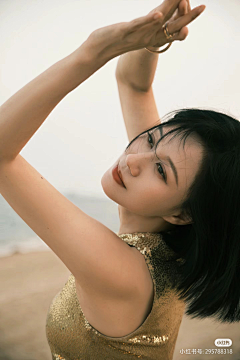 集美斋采集到倪虹洁