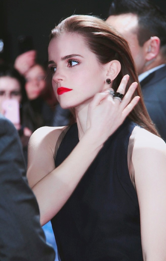 Emma watson  这个背头被她驾...