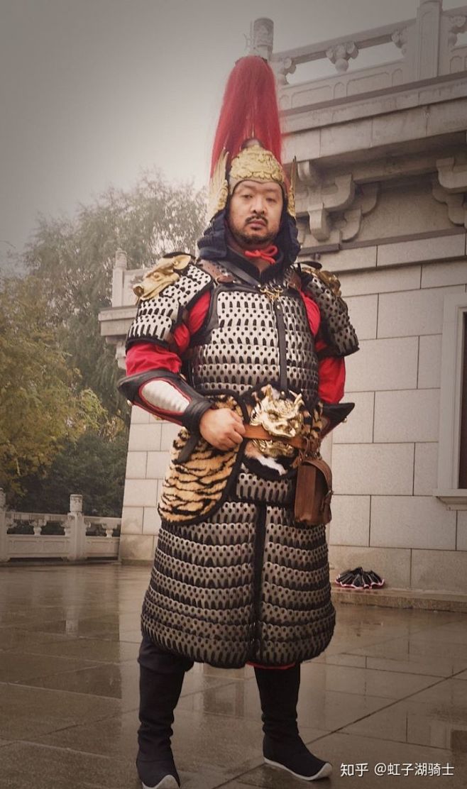 现在的盔甲爱好者大都喜欢西甲和日甲，中国...