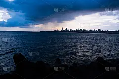 孟买阿拉伯海季风云和强降雨。