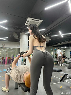浮沉三千世采集到女动态