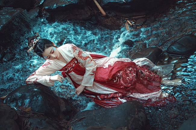 珞城 龙母 汉服 摄影