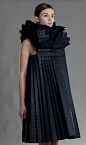 褶皱服饰Wearable Architecture - pleated paper dress with sculptural silhouette & 3D textures; origami fashion // Morana Kranjec