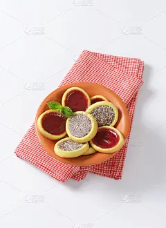 果酱和巧克力馅的馅饼
