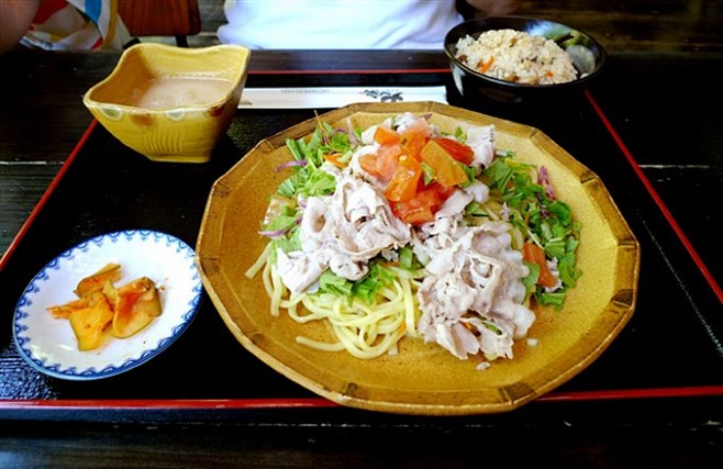 [沖繩][景點] 百年古宅吃美食、玩古蹟...