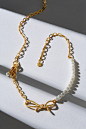 契约系列---设计于2021年6月，2022年3月上市。
契约系列（Herakles knot Collection）灵感来源于赫拉克勒斯绳结，这种结由两股绳子交叉缠绕而成，其实最早仍旧是来自埃及，希腊人和罗马人将这种花结作为护身符。设计从赫拉克勒斯绳结出发延伸设计出多种绳结样式，浓厚的复古工业气息，独特又有态度，跨越性别，从内心期许与力量出发，展示多样的自己。