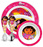 【Munchkin Dora 幼儿餐具套装】HK $199，美国知名卡通人物DORA小小探险家为设计图案的一套婴幼儿餐具，非常适合小朋友自己拿着用。
这套 Dora 图案的设计，使得宝宝们的吃饭时间变得更加有意思和快乐，特别适合年龄较小的宝宝。这套餐具有独立的盘子，碗，还有适合婴幼儿的叉子和勺子。对于宝宝来说，这套餐具非常安全，不含BPA，对于妈妈们来说，也很容易清洗。
适用：12个月或以上使用
包括：碗，碟，匙，叉 各1件