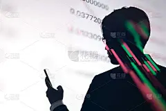 双曝光剪影商人使用手机与股票市场价目表。