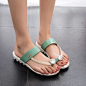 2014夏季新款韩版女式夹脚平跟平底凉鞋水钻夹趾罗马学生女凉拖潮