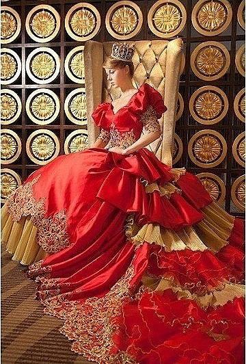宫廷复古红妆嫁衣。