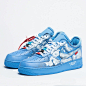 这款 Virgil Abloh x MCA x Cassius Hirst x Nike Air Force 1 已正式登陆 MCA Chicago 艺术馆，限量20双，发售价为 $ 3000 美元，有实力的朋友可以选择渠道入手。