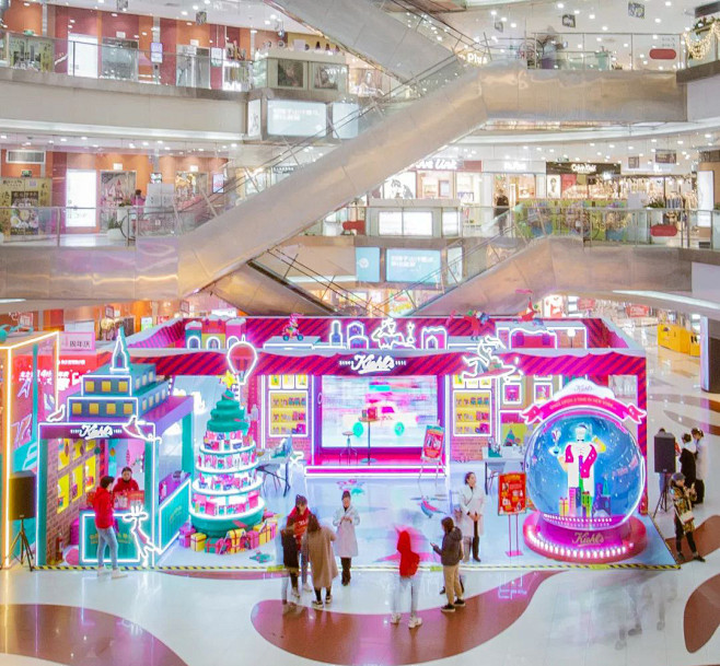 惊喜礼物快闪店，已经惊喜空降商场中庭，入...