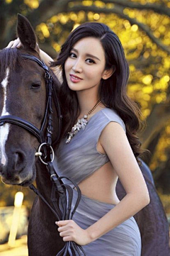 allen羅微采集到美女
