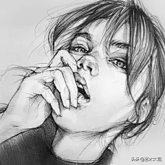 女性头像铅笔手绘 | 日本插画师藤保人物素描作品集