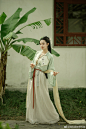 #穿汉服的女生可以有多仙#

我试画君团扇一点墨 ，也盼秋水湖心一点眸

神仙@天选之子莉尔酱

神仙老师@知竹zZ @疯子Charles @-薄荷白 @夏弃疾_ ...展开全文c