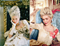 【Marie Antoinette/绝代艳后】by. Sofia Coppola 晚上突然想看关于法国宫廷文化方面的资料，就找了06年的片子玛丽皇后来看，以前看过现在再看依旧对里面的场景器物服饰深深着迷，繁琐奢华纸醉金迷，尤其是去过凡尔赛宫的话，感觉对电影异常熟悉，总之是了解18世纪法国宫廷文化不容错过的片子，剧照↓