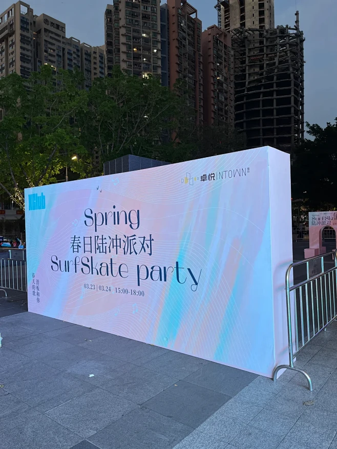 选用行架做背景墙成本低好搭建 - 小红书