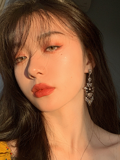 闪腰不闪火采集到美女