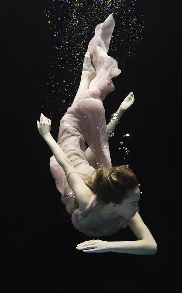 Nadia Moro一组别样水下摄影
