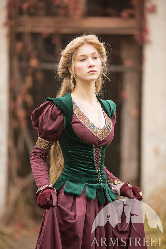 costume-princess-in-...
