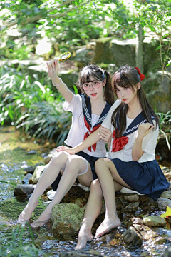 大雨不湿心゜采集到美女模特/精修写真/人像摄影/光影参考/动态姿势