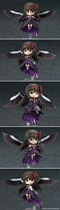 【通贩】【新商品预约】#魔法少女小圆#剧场版恶魔焰粘土人开始接受预约啦~此款将恶魔焰的妖艳漆黑晚礼服与恶魔之羽的经典造型以粘土人再现，表情配件有通常脸和微笑脸，配件有[ダークオーブ]和[キュゥべえ]，快点来预约吧~链接请戳：【预约】【魔法少女小圆-粘土人】 恶魔焰 剧场版 GSC正版授权