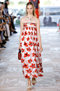 Tory Burch Spring 2017 Ready-to-Wear Fashion Show - Vogue : See the complete Tory Burch Spring 2017 Ready-to-Wear collection.