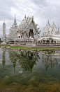 在泰国清莱的灵光寺
Reflections of Wat Rong Khun in Chiang Rai, Thailand #建筑时刻#