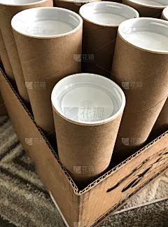 回收纸板邮筒与白色塑料端盖