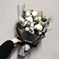 플로리스트 이주연 在 Instagram 上发布：“Katalk ID vanessflower52 #vanessflower #vaness #flower #florist #flowershop #handtied #flowergram #flowerlesson #flowerclass #바네스 #플라워…” : “Katalk ID vanessflower52 #vanessflower #vaness #flower #florist #flowershop #handtied #f