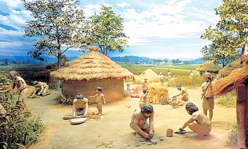 磁山文化的半地穴房屋（8000-10000年前）
