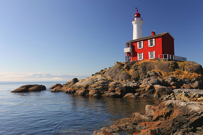 Red lighthouse by Do...