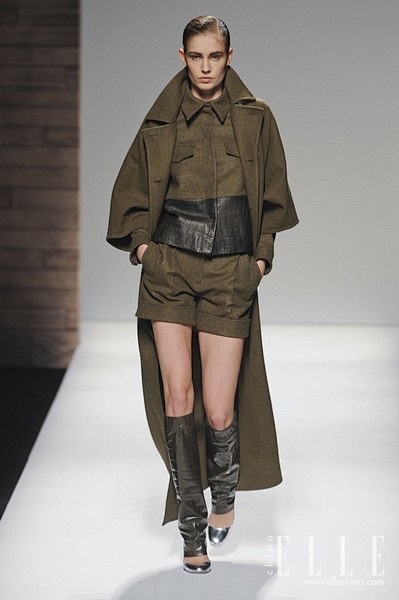 MAX MARA2012秋冬系列：硬朗军...