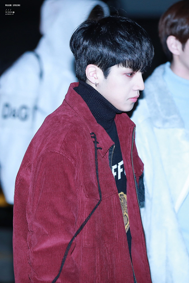170106 音银上班 HQ 
#郑禹硕...