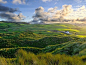爱尔兰伊尼什欧文，清晨的阳光抚摸着山丘与草地。