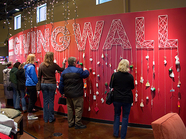 The Giving Wall - 3D...