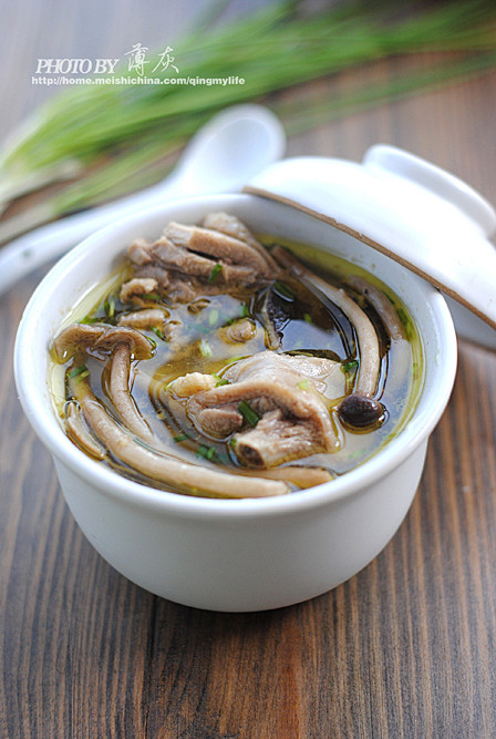 茶树菇土鸡汤——食材是靓汤的关键

材料...