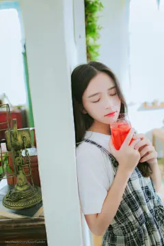 随手点赞关注哦！`(*∩_∩*)′ 锁屏 平铺 碎花 小清新 抠图 韩国 欧美 黑白 潮牌 贴纸 迪士尼 头像 背影 原宿风 复古 壁纸 情侣头 男头 女头 闺蜜 搞怪 软妹 个性 小清新 韩系 欧美 黑白 古风 重口 萝莉 萌 婚纱 帅哥 冷饮 美女 大叔控 卡通头像 动漫头像 hello kitty 手绘图 爱情 唯美 萌 可爱 手绘 插画 色彩 意境 美图 同人 动物 粉色少女 键盘壁纸

#美女# #小清新美女# #性感美女# #甜美可爱美女# #美女手机屏保# #手机屏保#   #日本美女#  