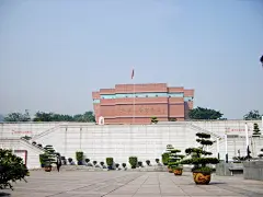 重庆红岩村革命纪念馆_南方局的革命文物、文献资料、历史图片500余件,