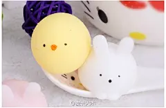 元宵节吃汤圆，这里送上99只汤圆鸡给大家，正月十五元宵节晚上用@微博抽奖平台 抽99个宝宝送出，【转发+关注】有效。满999转再加99只。小心意，主要是#送欧气#，祝大家新年好运。N减压玩具 汤圆鸡日本治愈系小礼物萌公仔减压... ​​​​

因为过年前后快递人手不足运费涨价了，所以这次的抽奖就不包邮了，抽中的需要自理8元的运 ​​​​...展开全文c