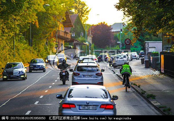 交通标志 井然有序 运输 道路 环境 大道 汽车 建筑 旅游 街道 现代